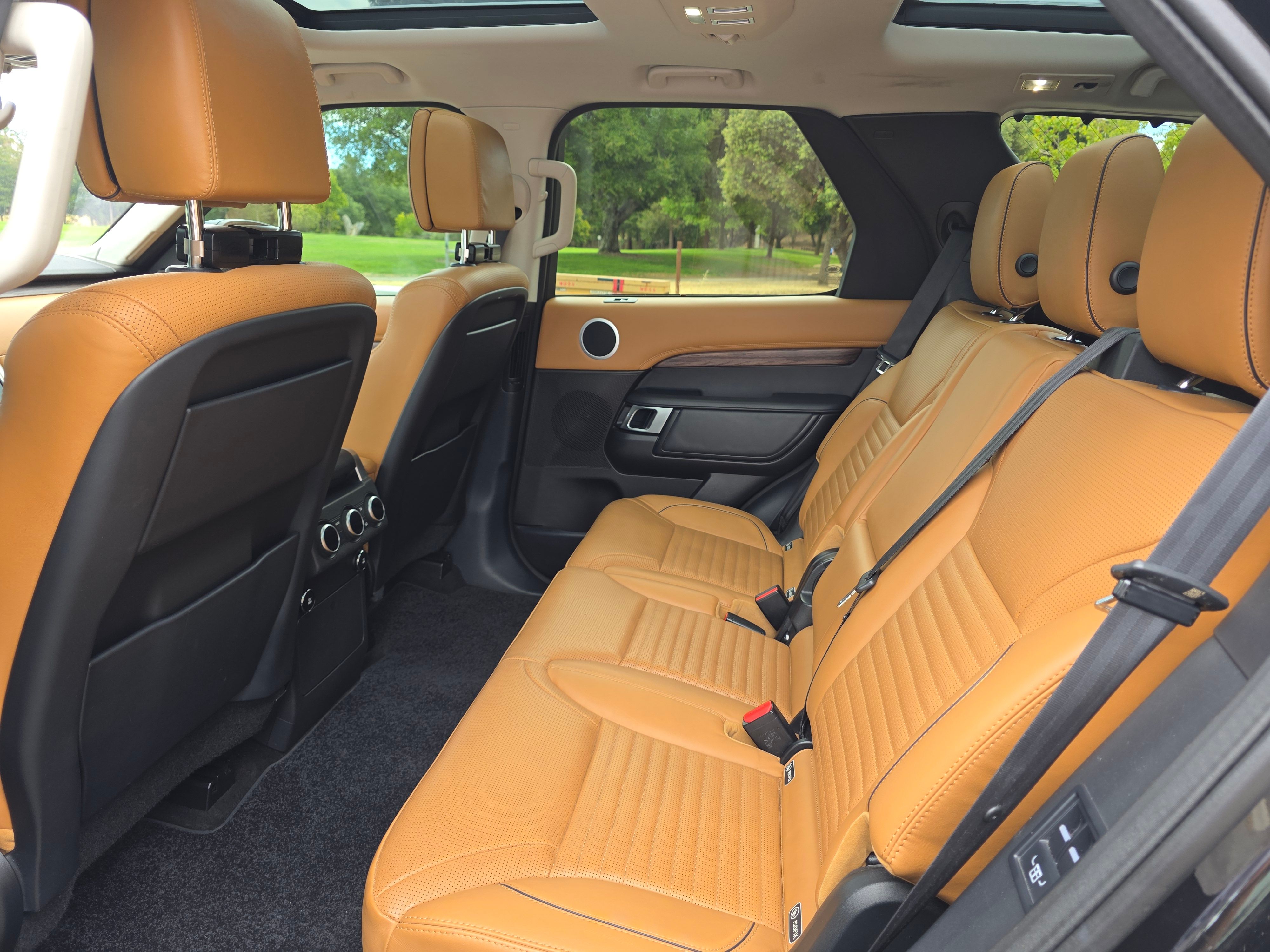 Used 2018 Land Rover Discovery HSE Luxury AWD/4WD image 14
