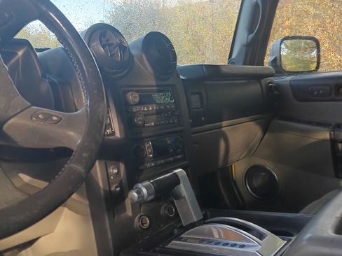Used 2006 HUMMER H2 image 9