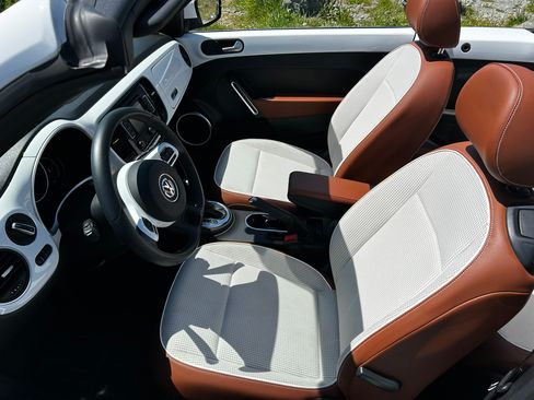 Used 2015 Volkswagen Beetle 1.8T FWD image 11