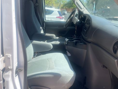 Used 2008 Ford E-150 and Econoline 150 RWD image 10