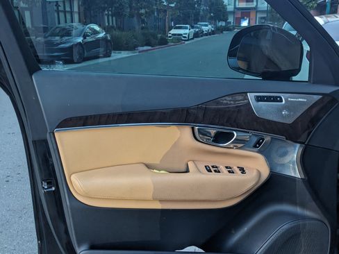 Used 2016 Volvo XC90 T6 Momentum w/ Momentum Plus Package image 13