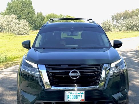 Used 2023 Nissan Pathfinder Platinum AWD/4WD image 5