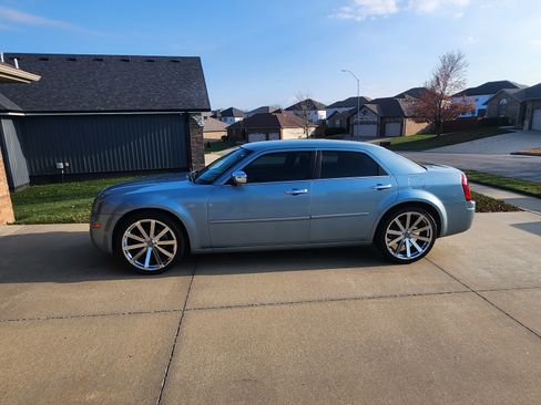 Used 2009 Chrysler 300 LX image 16
