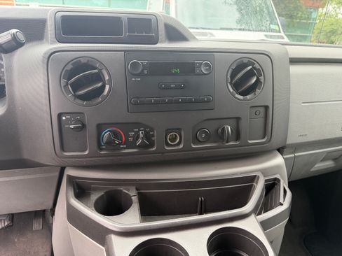 Used 2011 Ford E-250 and Econoline 250 Extended w/ Crew Van Pkg RWD image 11