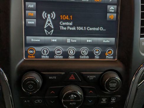 Used 2018 Jeep Grand Cherokee Limited w/ Trailer Tow Group IV image 13