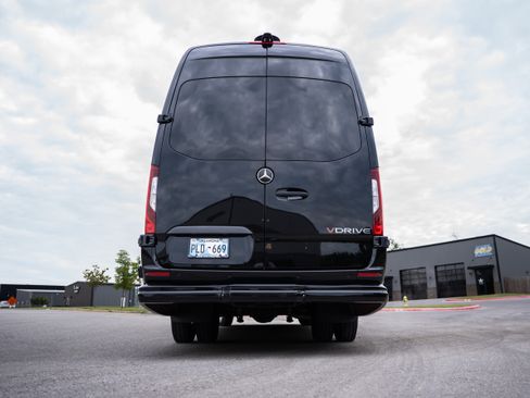 Used 2023 Mercedes-Benz Sprinter 3500 image 17