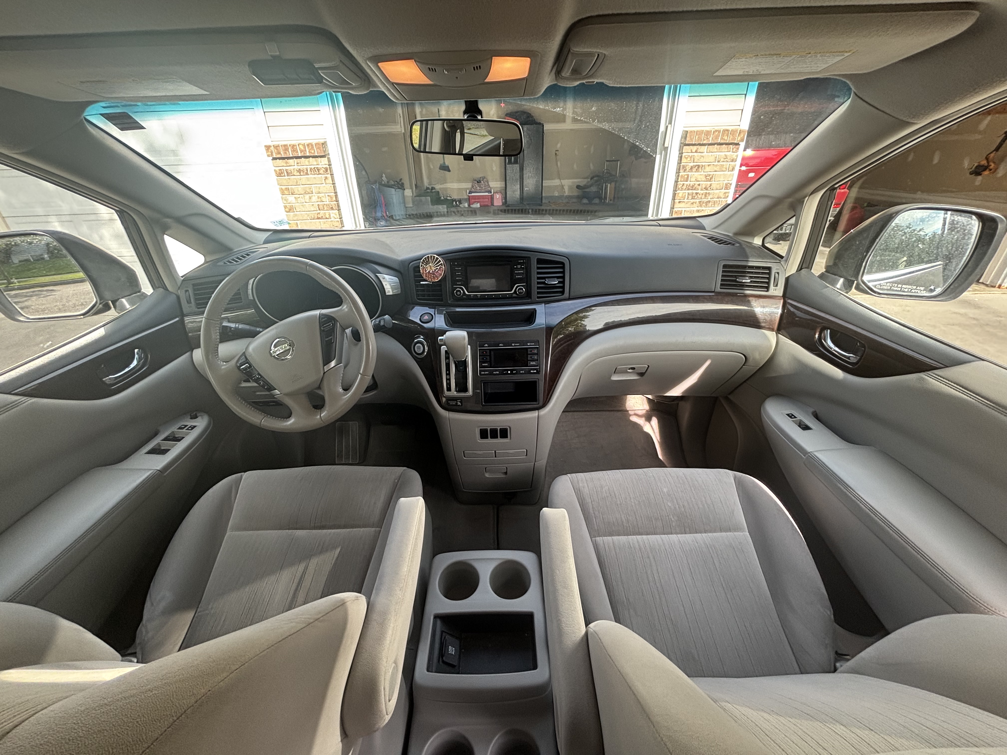 Used 2017 Nissan Quest SV FWD image 1