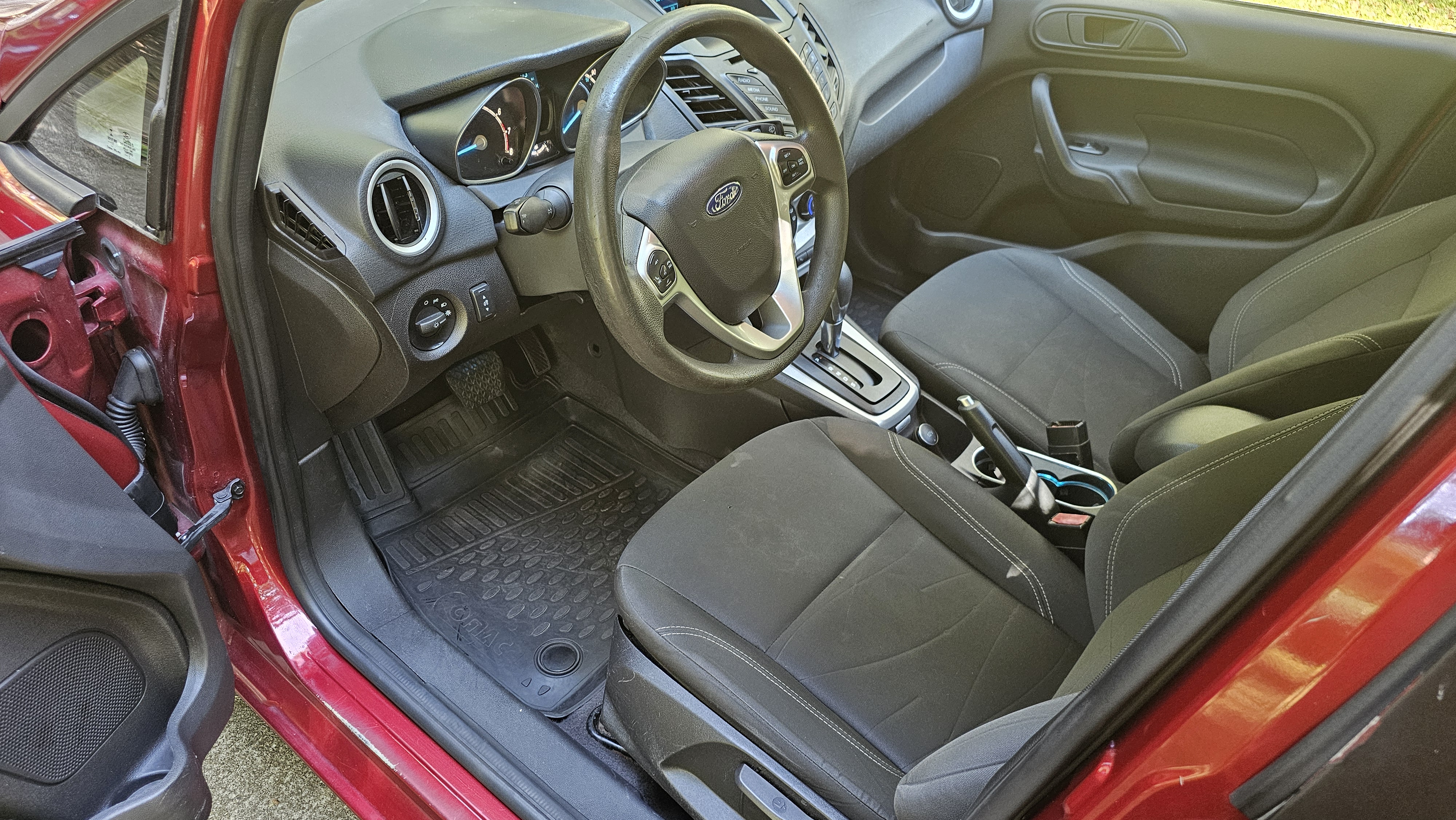 Used 2017 Ford Fiesta SE FWD image 12