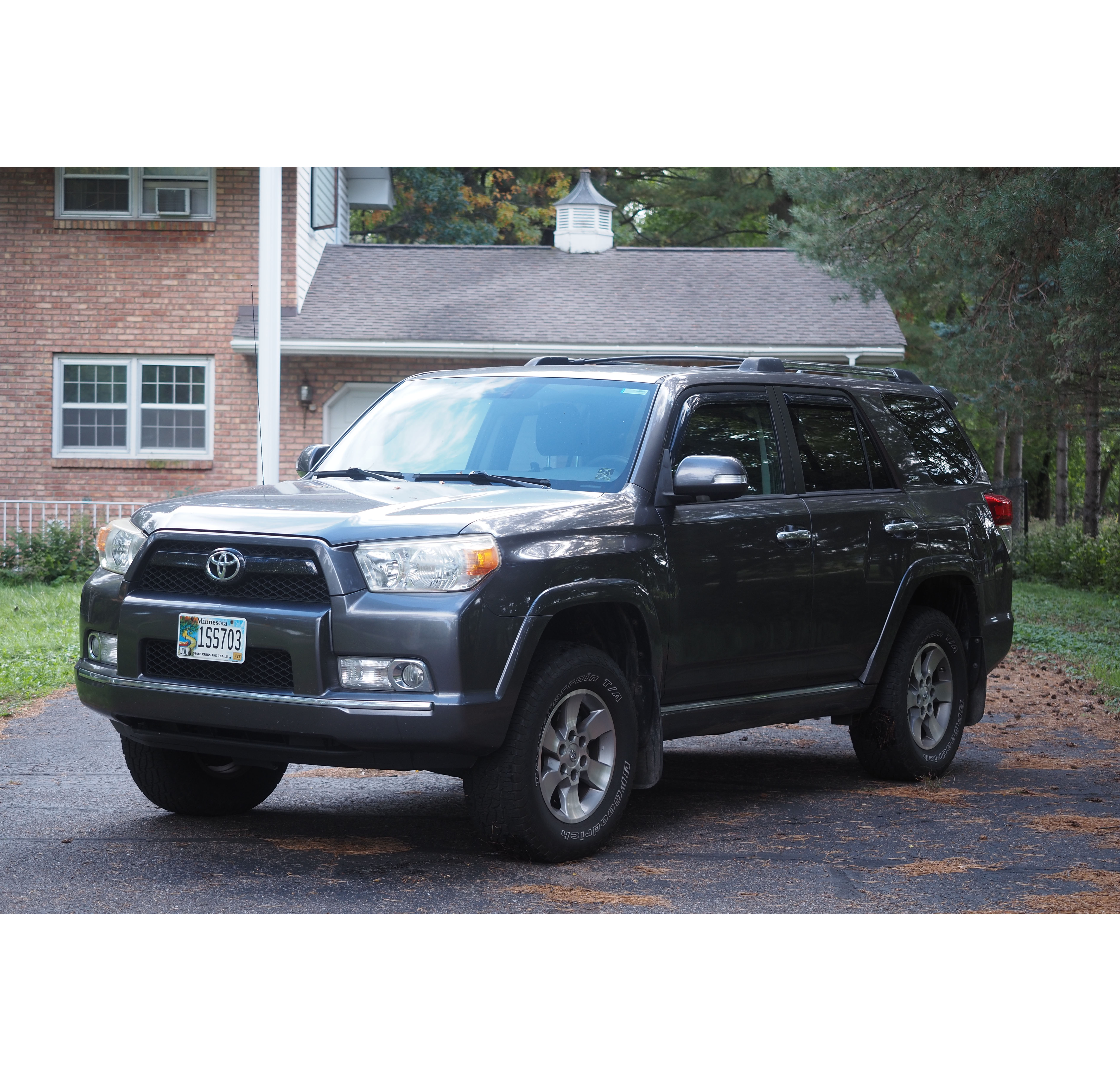 Used 2010 Toyota 4Runner SR5 AWD/4WD image 4