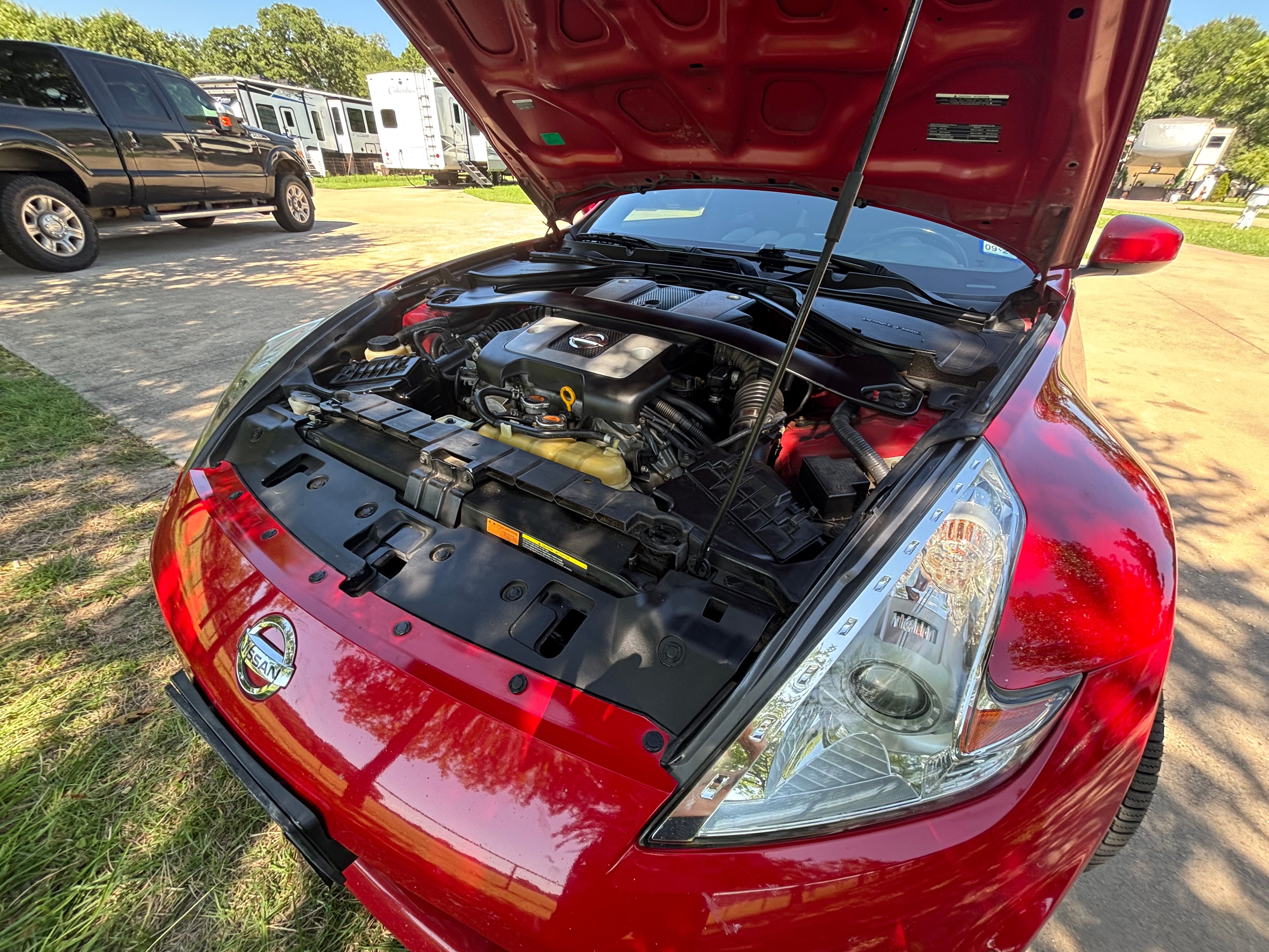Used 2016 Nissan 370Z Coupe RWD image 8