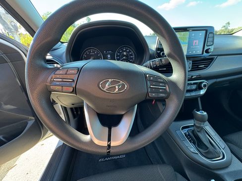Used 2018 Hyundai Elantra GT FWD image 14