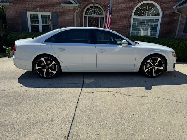Used 2016 Audi A8 L 4.0T w/ Driver Assistance Package AWD/4WD image 4