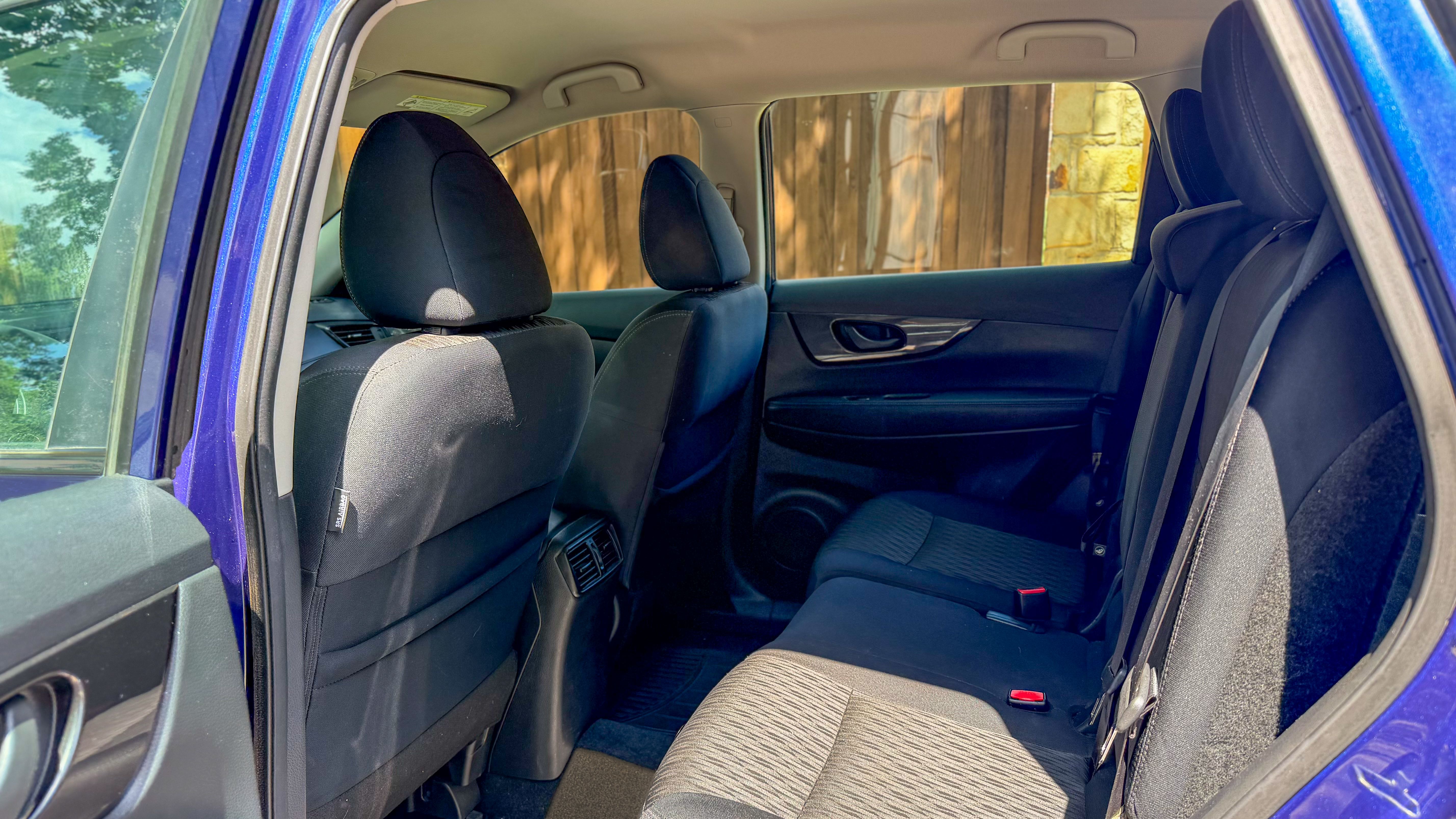 Used 2019 Nissan Rogue S FWD image 17