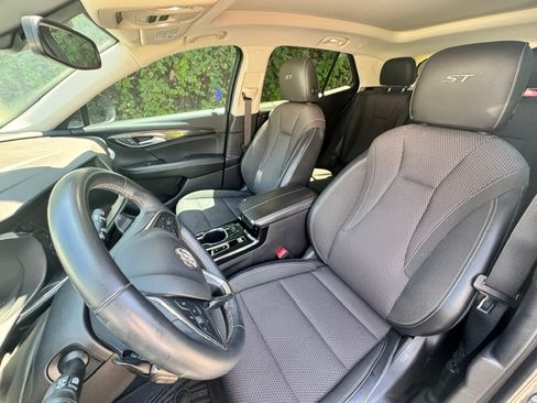 Used 2022 Buick Envision Preferred w/ Sport Touring Package FWD image 10