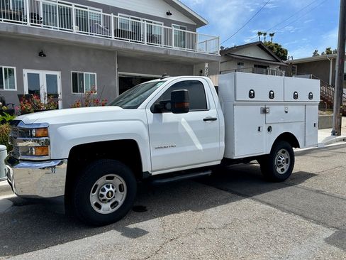 Used 2019 Chevrolet Silverado 2500 W/T w/ WT Convenience Package AWD/4WD image 2