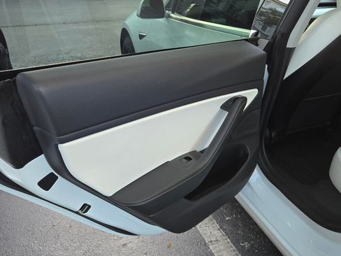 Used 2019 Tesla Model 3 Standard Range Plus image 21