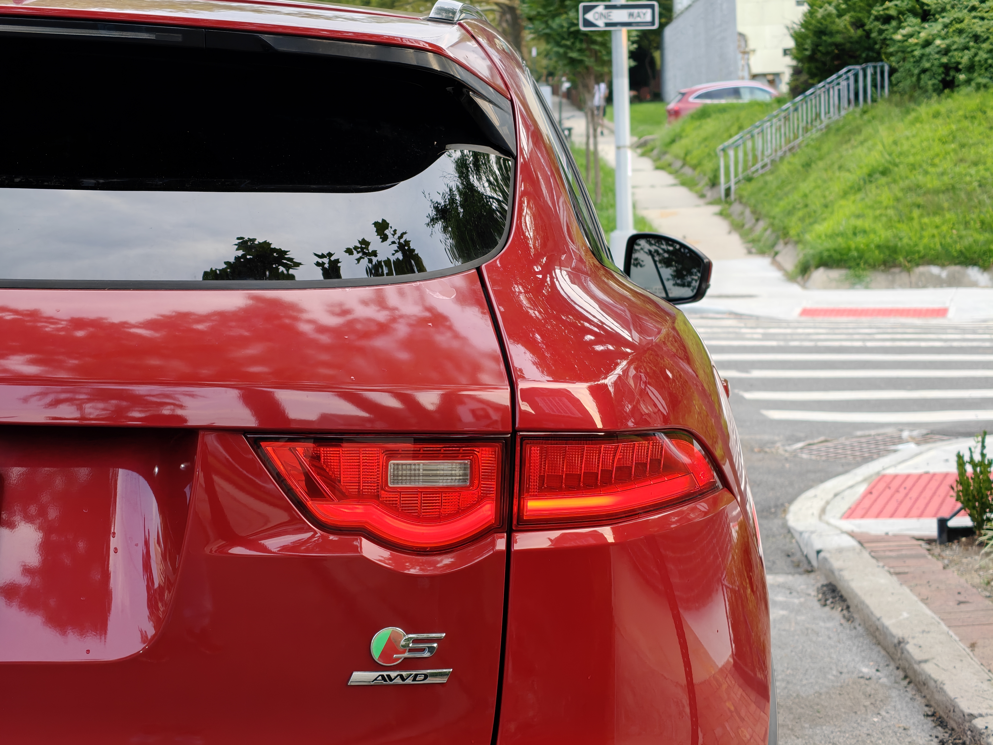 Used 2019 Jaguar F-PACE S AWD/4WD image 13