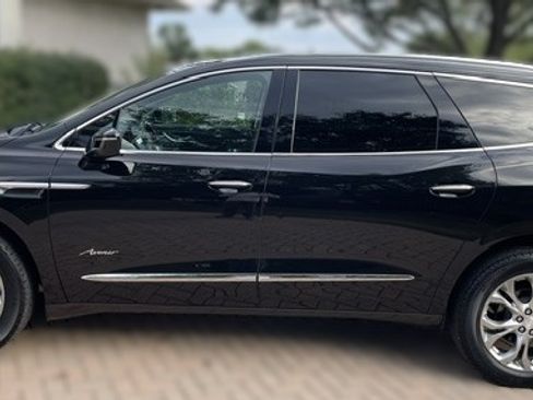 Used 2018 Buick Enclave Avenir w/ Avenir Technology Package AWD/4WD image 15