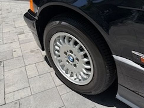 Used 1995 BMW 325i Convertible RWD image 10