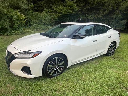 Used 2021 Nissan Maxima SV FWD image 1