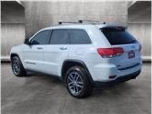 Used 2018 Jeep Grand Cherokee Limited w/ Luxury Group II image 4