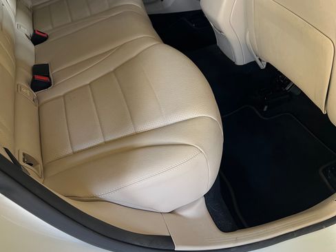 Used 2019 Mercedes-Benz GLC 300 w/ Premium Package image 12