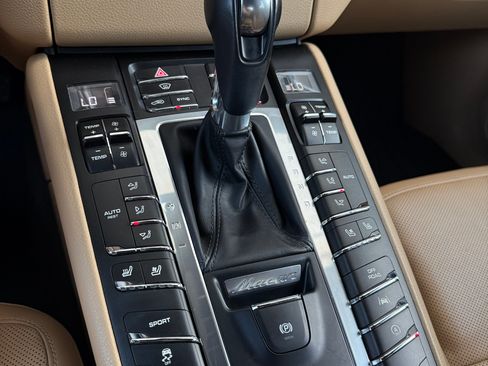 Used 2017 Porsche Macan S image 18