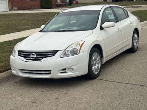 Used 2010 Nissan Altima 2.5 S image 4
