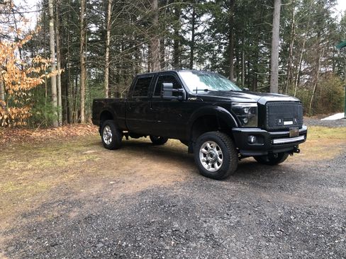 Used 2015 Ford F250 Platinum w/ FX4 Off-Road Package image 27