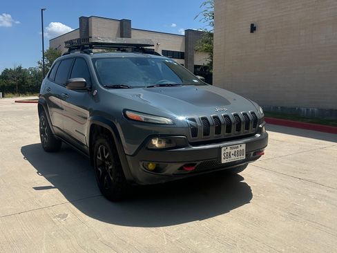 Used 2014 Jeep Cherokee Trailhawk w/ Technology Group AWD/4WD image 4
