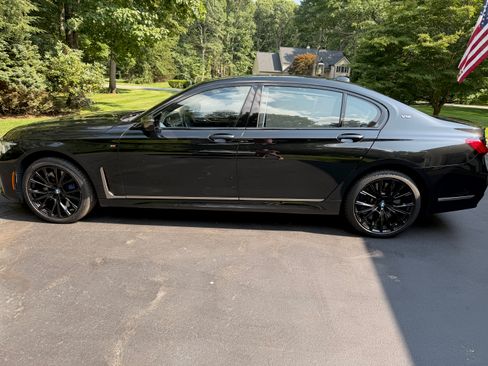 Used 2020 BMW M760i xDrive w/ Luxury Rear Seating Package AWD/4WD image 22
