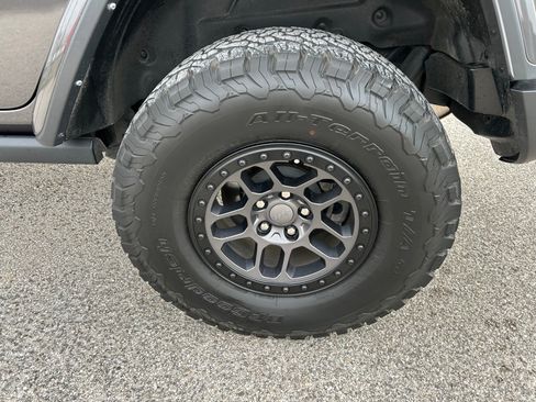 Used 2021 Jeep Wrangler Unlimited Rubicon w/ Xtreme Recon 35" Tire Package image 16