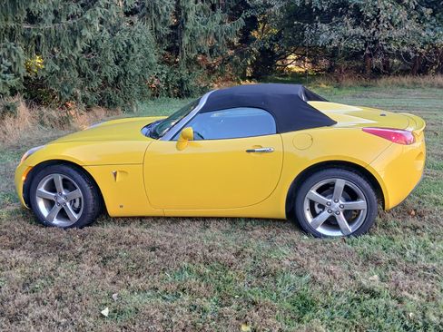 Used 2007 Pontiac Solstice Convertible w/ Premium Package image 7