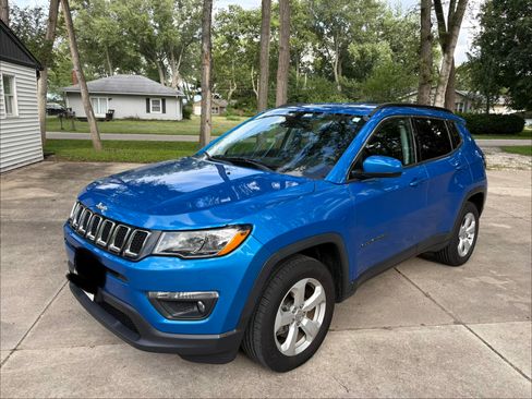 Used 2018 Jeep Compass Latitude w/ Cold Weather Group AWD/4WD image 8