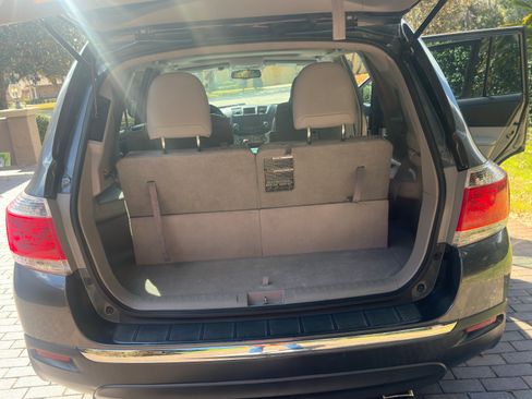 Used 2012 Toyota Highlander Limited image 18