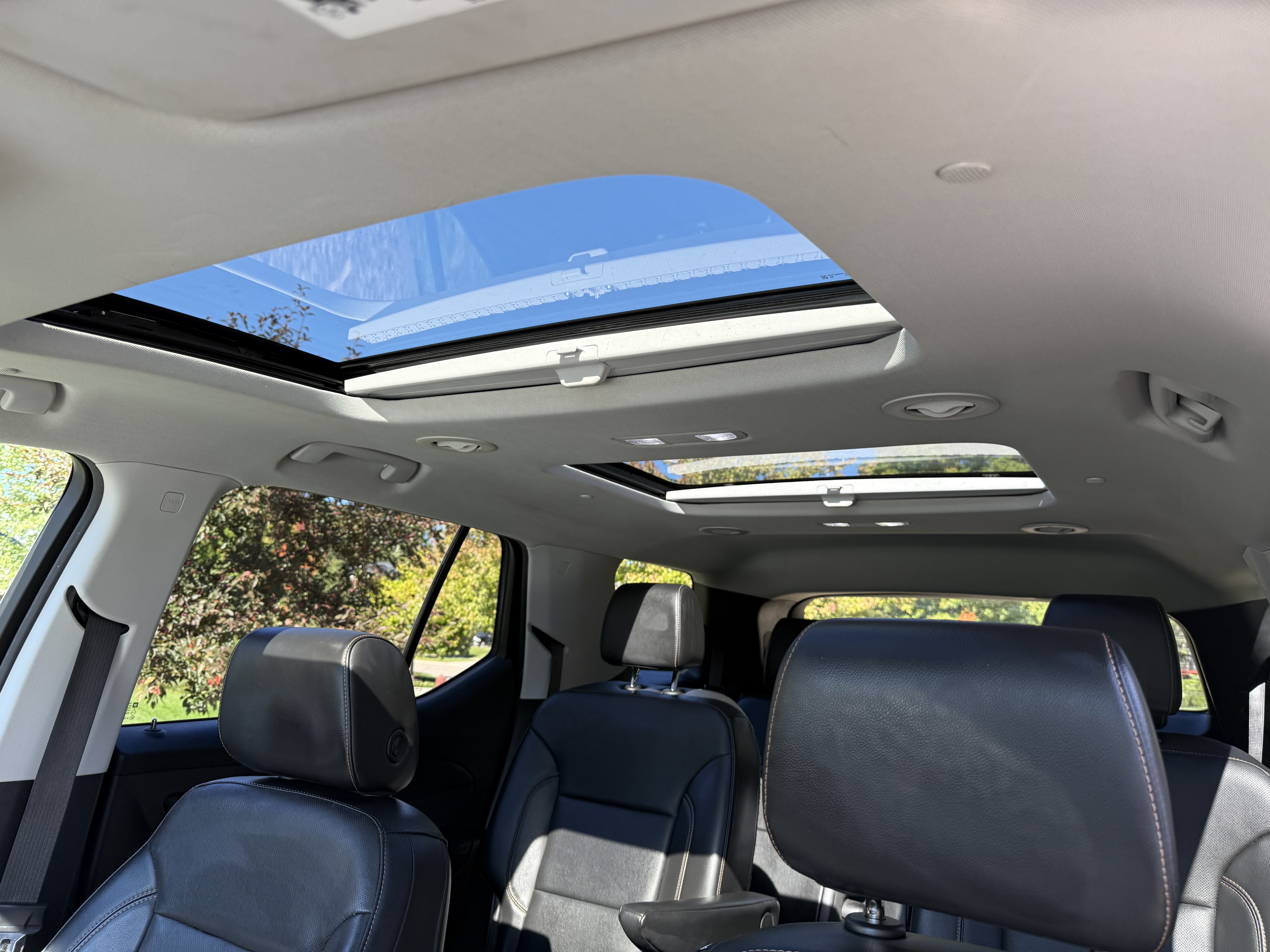 Used 2019 Chevrolet Traverse Premier w/ Redline Edition AWD/4WD image 15