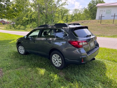 Used 2019 Subaru Outback 2.5i Premium AWD/4WD image 4