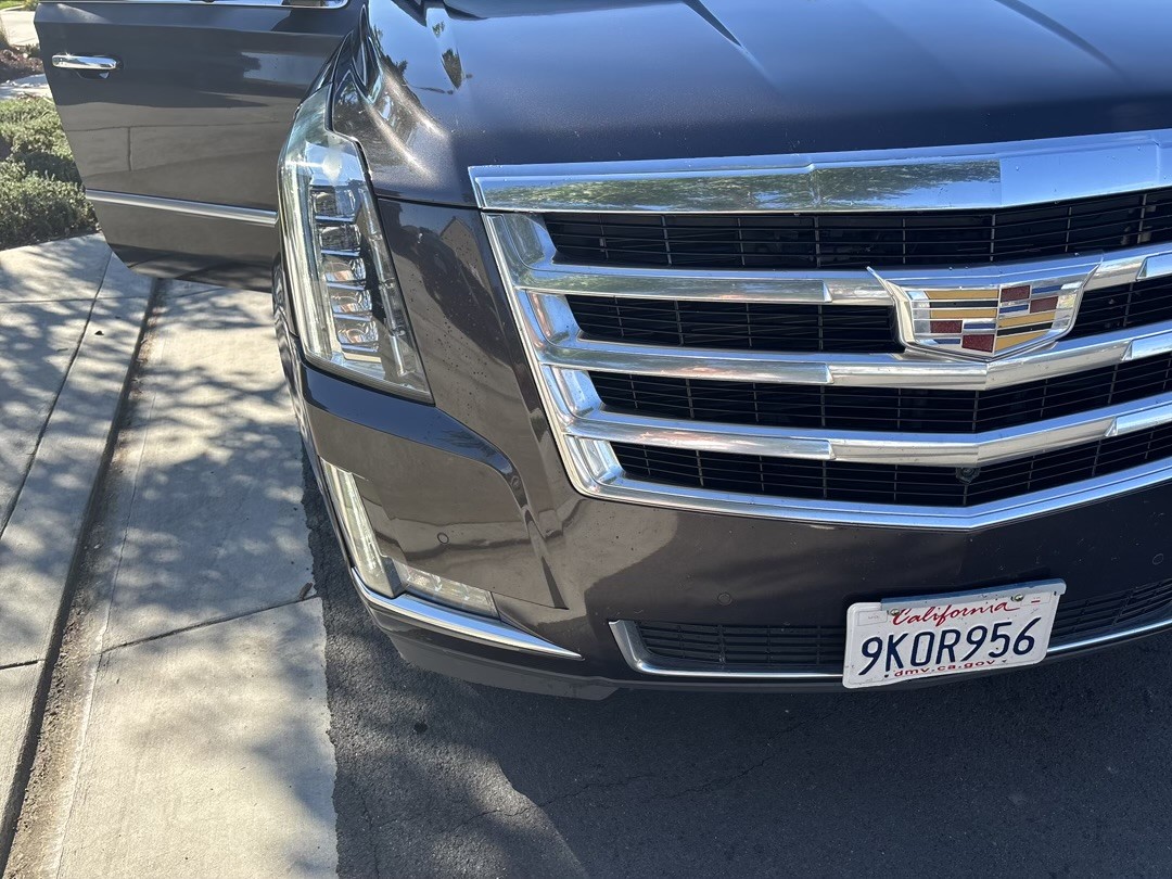 Used 2017 Cadillac Escalade ESV Luxury AWD/4WD image 6