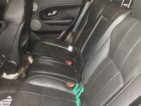 Used 2016 Land Rover Range Rover Evoque SE Premium image 11