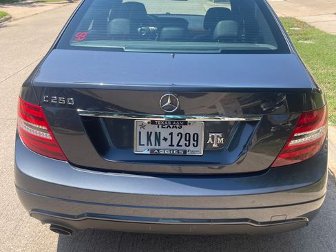 Used 2013 Mercedes-Benz C 250 Sedan image 4