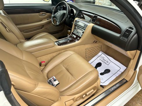 Used 2006 Lexus SC 430 Convertible RWD image 5