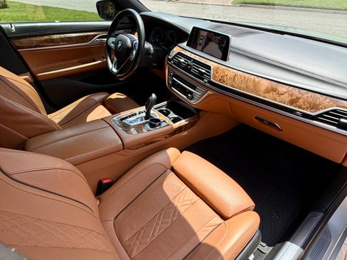 Used 2019 BMW 750i xDrive w/ Executive Package AWD/4WD image 12