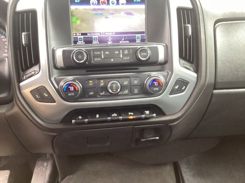 Used 2018 GMC Sierra 2500 SLT w/ Duramax Plus Package AWD/4WD image 24