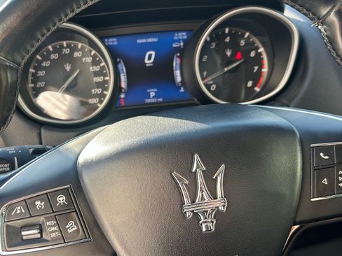 Used 2019 Maserati Levante image 4