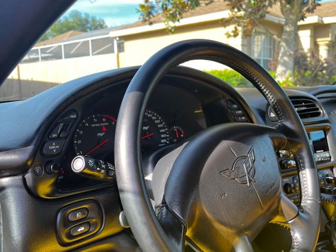 Used 2003 Chevrolet Corvette Convertible w/ Preferred Equipment Group1 RWD image 10