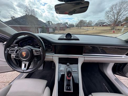 Used 2019 Porsche Panamera Turbo image 18