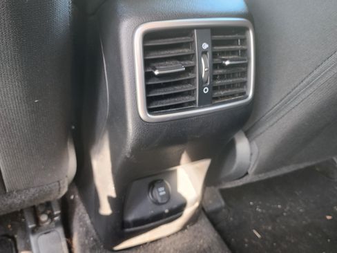 Used 2018 Kia Sportage LX w/ LX Popular Package image 4