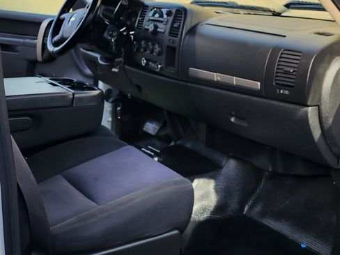 Used 2011 Chevrolet Silverado 2500 LT image 9