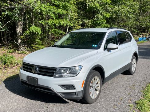 Used 2019 Volkswagen Tiguan SE AWD/4WD image 1