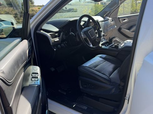 Used 2018 GMC Yukon XL Denali w/ Denali Ultimate Package AWD/4WD image 13